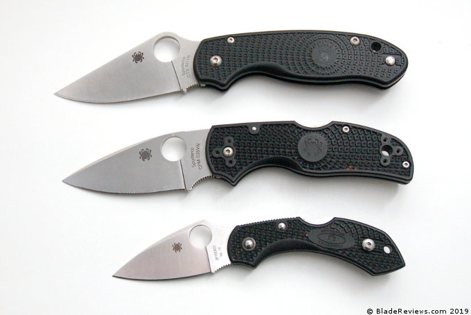 Spyderco Para 3 Lightweight Size Comparison with Spyderco Native 5 LW and Dragonfly II