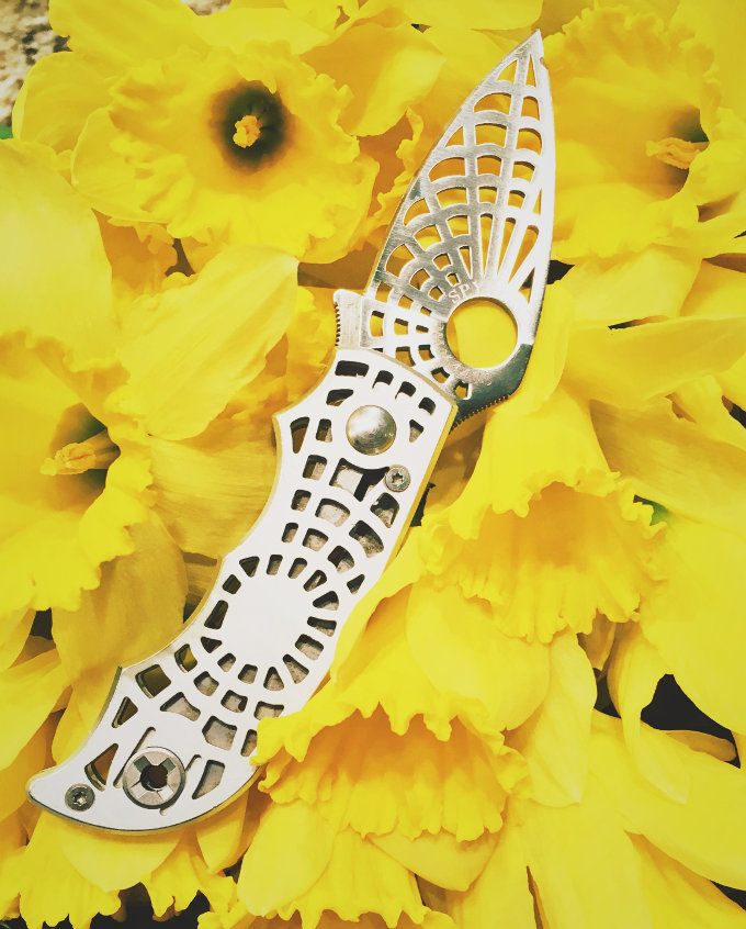Spyderco S with Flowers